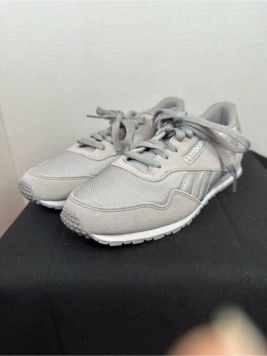 Reebok Shoes - Reebok Women Light Gray Retro Lace-Up Sneakers, Foam lite, size 8
